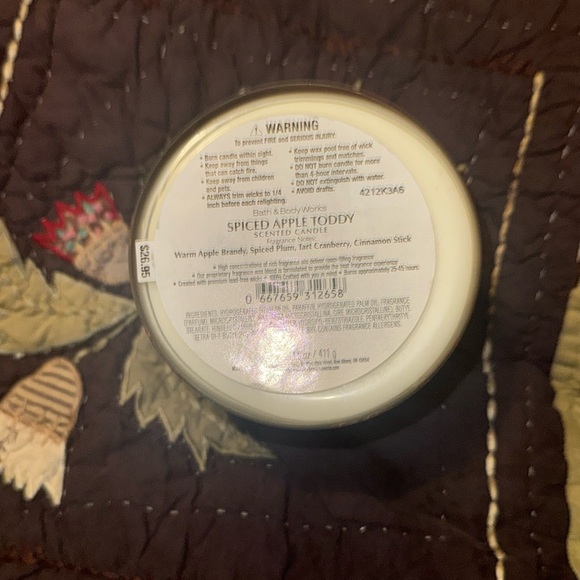 Spiced Apple Toddy 3 wick candle bath and body works nwt - Picture 3 of 5